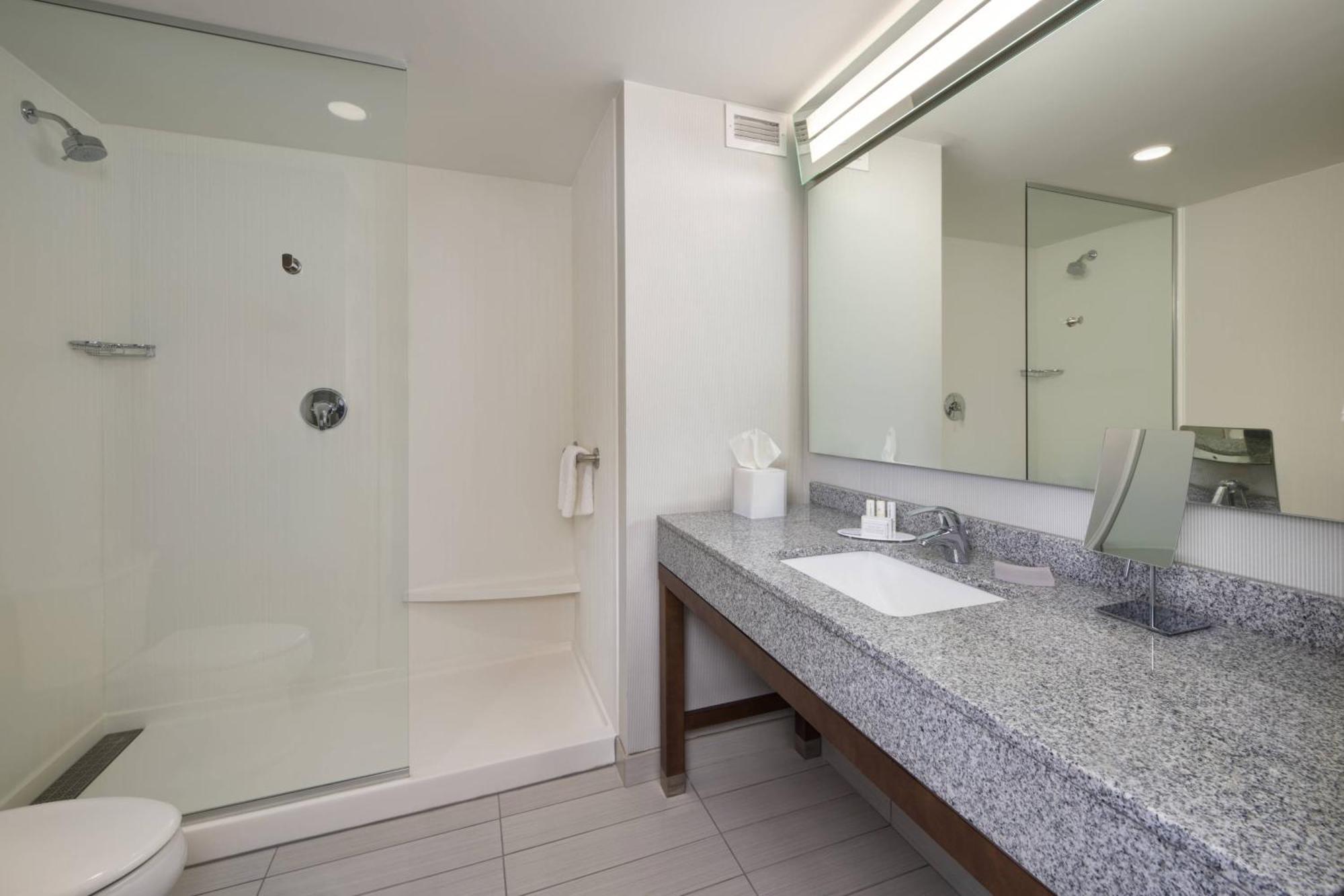 Courtyard By Marriott Richmond Downtown Hotel Eksteriør billede