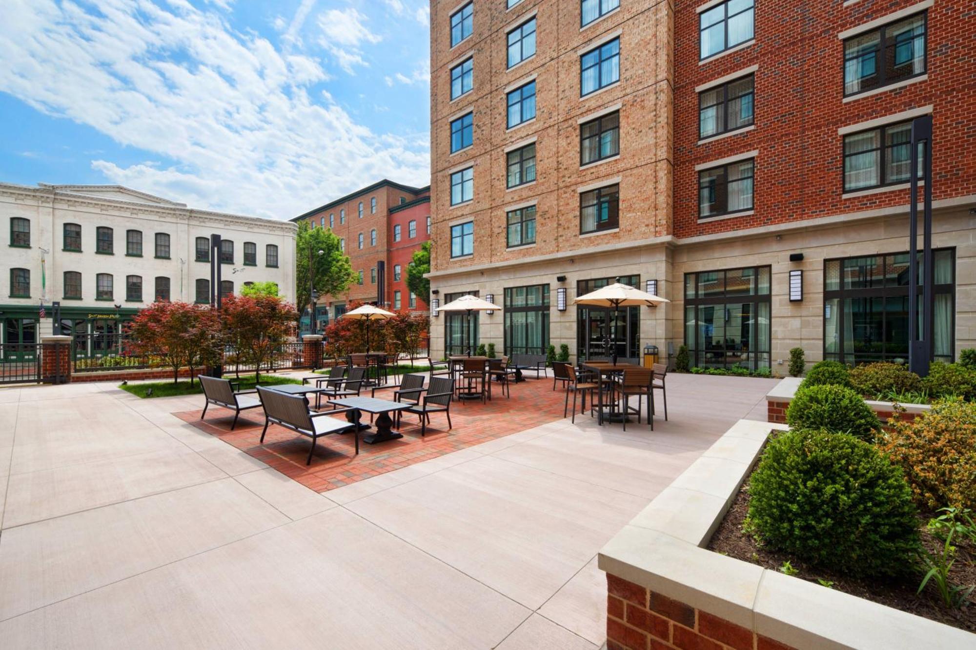 Courtyard By Marriott Richmond Downtown Hotel Eksteriør billede